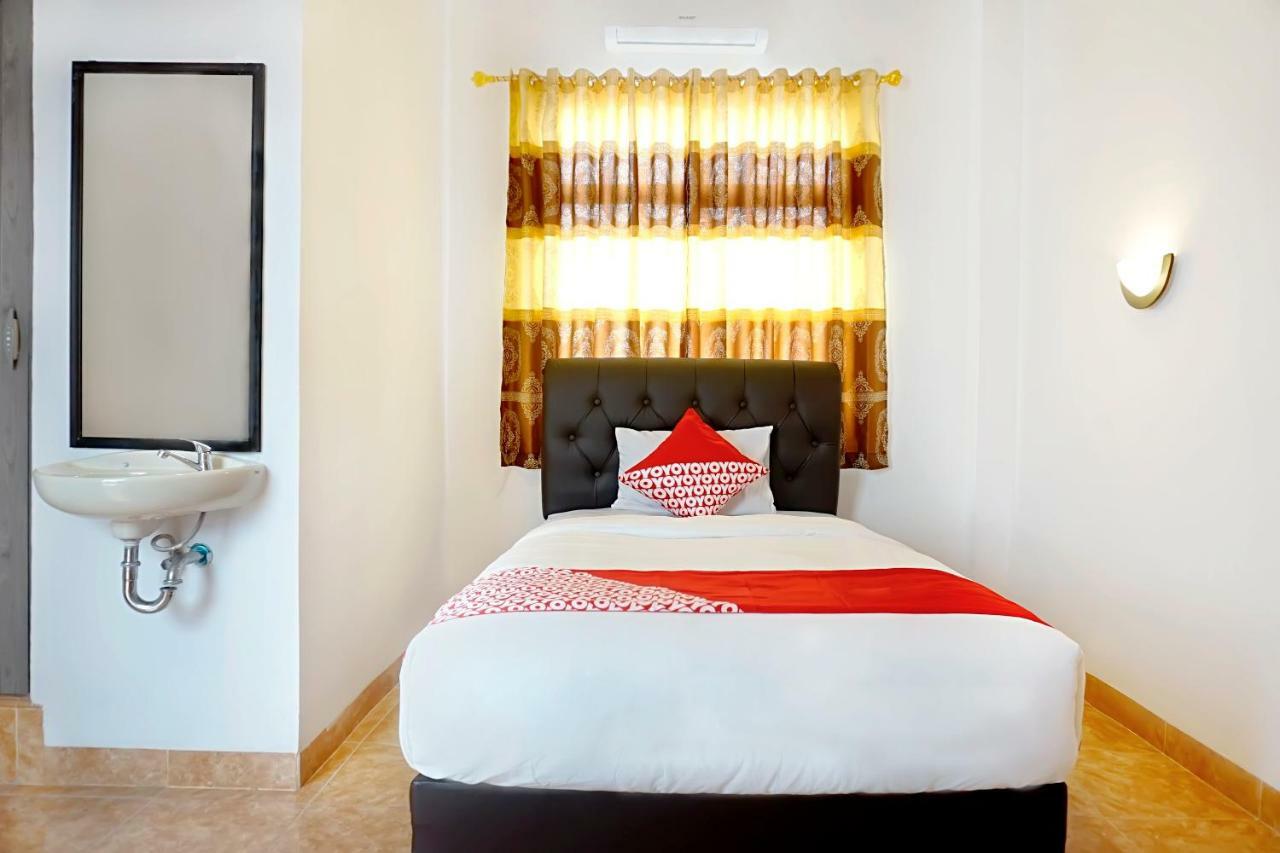 OYO 694 Khasanah Residence Pekanbaru Bagian luar foto